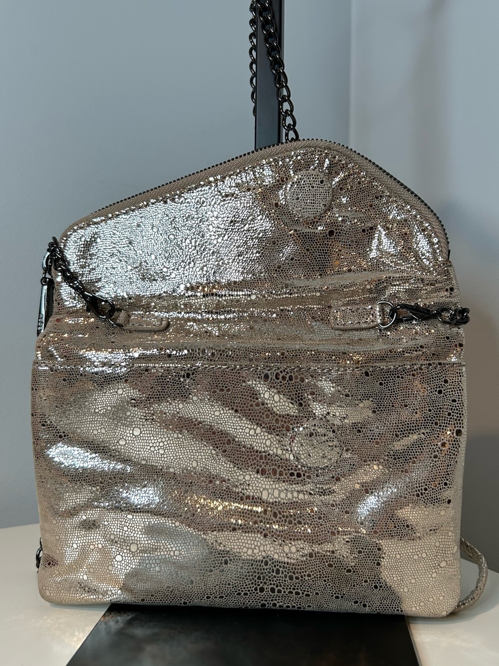 Hobo Daria Metallic Convertible Wristlet Crossbody Bag Clutch Champagne Shimmer - Picture 5 of 12